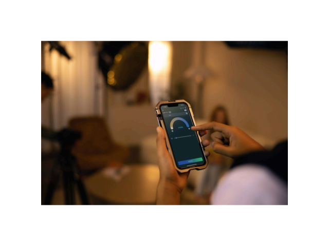 smallrig_3618_projecteur_cob_led_rc220d_daylight-11-59